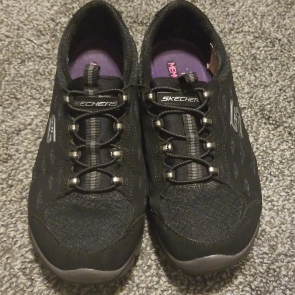 Like new !  Skechers size 6.5